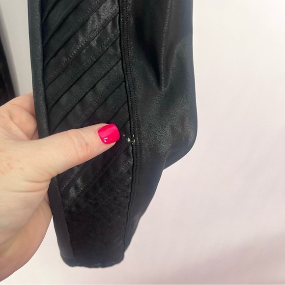 SPANX FAUX LEATHER VERY BLACK MOTO LEGGINGS in Medium - Picture 7 of 8